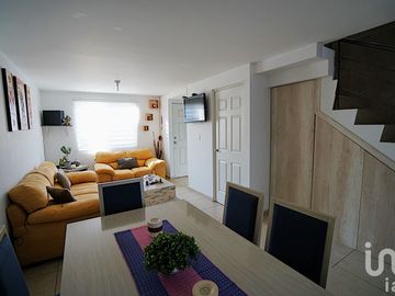 CASA EN VENTA 3 CANTOS ZONA CUAUTLANCINGO, VOLKSWAGEN.
