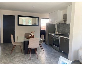 CASA EN VENTA EN CLUSTER, 1 PLANTA 3 REC 2 BAÑOS. AL NORTE CIUDAD INDUSTRIAL CELAYA GTO. SANTA LULU