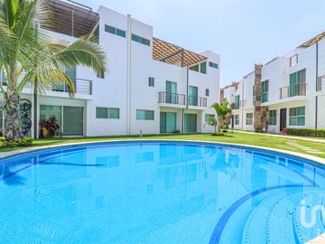 CASA CON ALBERCA  AL SUR DE CUERNAVACA A 10 MINTOS DEL CENTRO DE LA CIUDAD EN  MORELOS