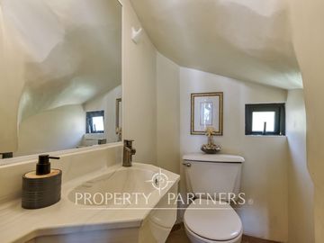 HERMOSO DEPARTAMENTO DUPLEX  A LA VENTA EN EXCLUSIVO CONDOMINIO DE PEÑALOLÉN ALTO