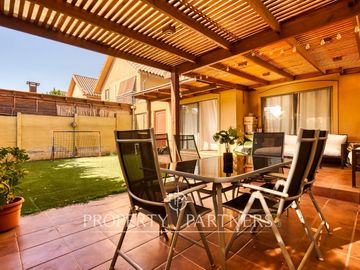 CASA EN VENTA EN CONDOMINIO, SECTOR CONSISTORIAL DE PEÑALOLÉN