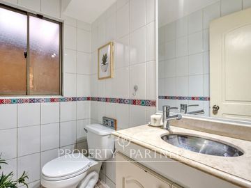 CASA EN VENTA EN CONDOMINIO, SECTOR CONSISTORIAL DE PEÑALOLÉN