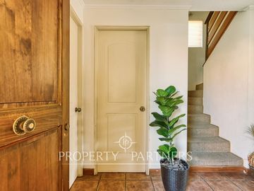 CASA EN VENTA EN CONDOMINIO, SECTOR CONSISTORIAL DE PEÑALOLÉN