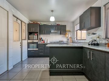 CASA EN VENTA EN CONDOMINIO, SECTOR CONSISTORIAL DE PEÑALOLÉN