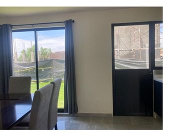 CASA EN VENTA EN CLUSTER 2 PLANTA 3 REC 2.5 BAÑOS. AL NORTE CIUD INDUSTRIAL CELAYA GTO. STA LUCIA 3