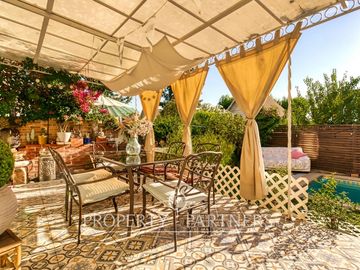 HERMOSA CASA  EN  VENTA DENTRO DE CONDOMINIO EN PEÑALOLÉN