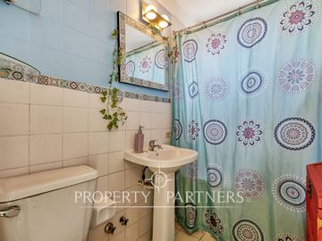 HERMOSA CASA  EN  VENTA DENTRO DE CONDOMINIO EN PEÑALOLÉN
