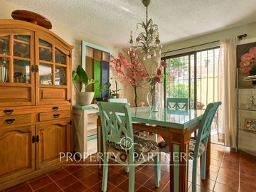 HERMOSA CASA  EN  VENTA DENTRO DE CONDOMINIO EN PEÑALOLÉN