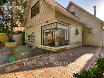 HERMOSA CASA  EN  VENTA DENTRO DE CONDOMINIO EN PEÑALOLÉN