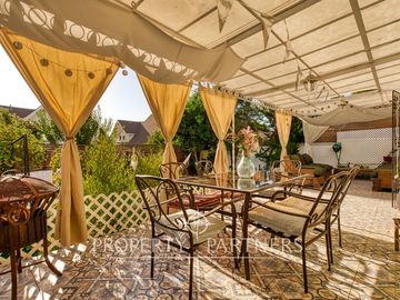 HERMOSA CASA  EN  VENTA DENTRO DE CONDOMINIO EN PEÑALOLÉN