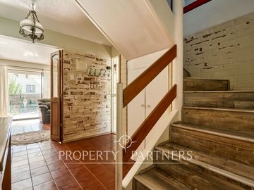 HERMOSA CASA  EN  VENTA DENTRO DE CONDOMINIO EN PEÑALOLÉN