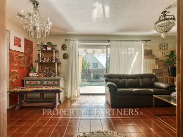 HERMOSA CASA  EN  VENTA DENTRO DE CONDOMINIO EN PEÑALOLÉN