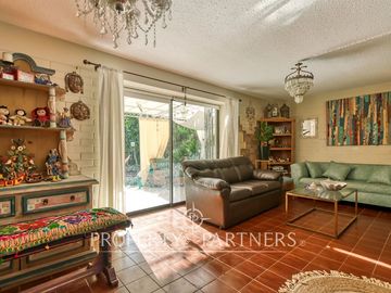 HERMOSA CASA  EN  VENTA DENTRO DE CONDOMINIO EN PEÑALOLÉN