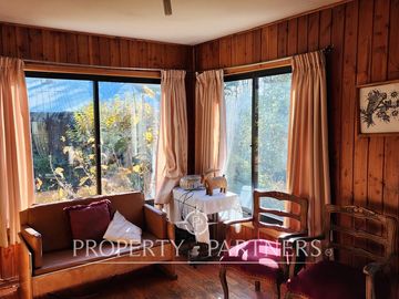 Dos casas en terreno urbano con vista al lago y volcán