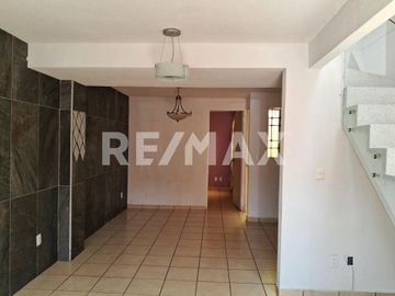 CASA EN VENTA, FRACCIONAMIENTO LA FLORIDA.  - (3)