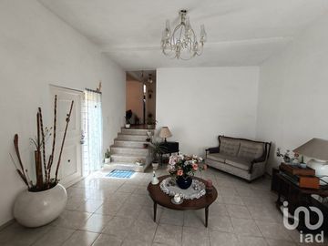 Casa en venta en Residencial El Dorado, Tlanepantla, Estado de México. (SOLO PAGO DE CONTADO)