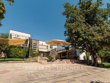 Se vende espectacular casa en Lo Cañas, La Florida.