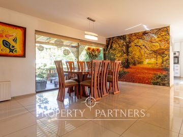 Se vende espectacular casa en Lo Cañas, La Florida.