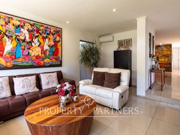 Se vende espectacular casa en Lo Cañas, La Florida.