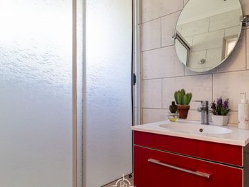 Se vende espectacular casa en Lo Cañas, La Florida.