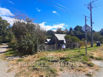 Terreno en excelente ubicación entre calle principal y Río Fuy de Neltume