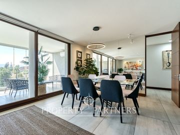 Departamento con vista despejada en San Carlos de Apoquindo