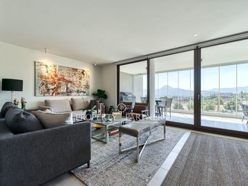 Departamento con vista despejada en San Carlos de Apoquindo