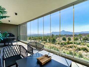 Departamento con vista despejada en San Carlos de Apoquindo