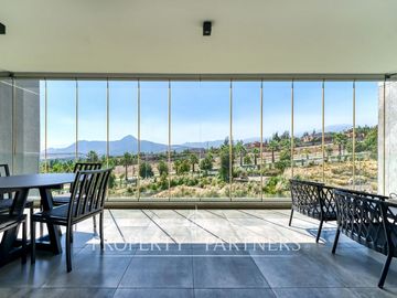 Departamento con vista despejada en San Carlos de Apoquindo