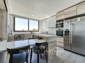 Departamento con vista despejada en San Carlos de Apoquindo