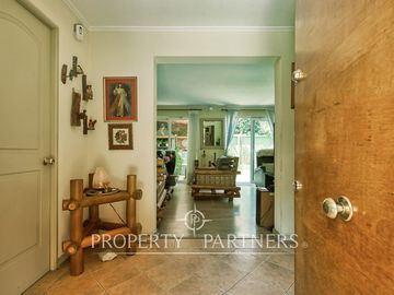 Venta de Acogedora y Luminosa Casa en Condominio. La Reina