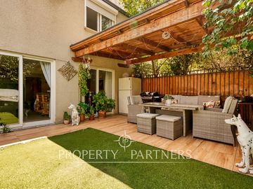 Venta de Acogedora y Luminosa Casa en Condominio. La Reina