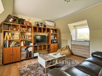 Venta de Acogedora y Luminosa Casa en Condominio. La Reina
