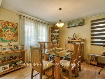 Venta de Acogedora y Luminosa Casa en Condominio. La Reina