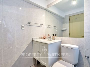 Venta de Acogedora y Luminosa Casa en Condominio. La Reina