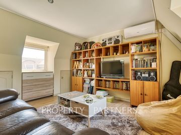 Venta de Acogedora y Luminosa Casa en Condominio. La Reina