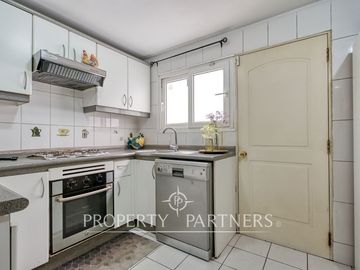 Venta de Acogedora y Luminosa Casa en Condominio. La Reina