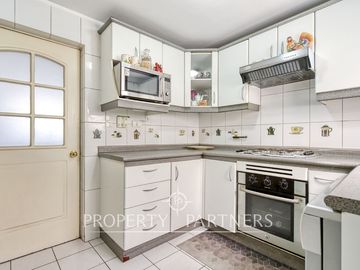 Venta de Acogedora y Luminosa Casa en Condominio. La Reina
