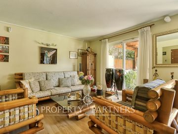 Venta de Acogedora y Luminosa Casa en Condominio. La Reina