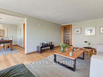 Venta de amplio departamento ubicado en zona residencial de Providencia