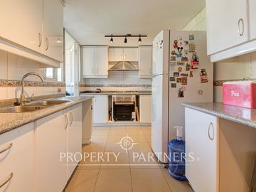 Venta de amplio departamento ubicado en zona residencial de Providencia
