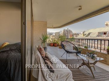 Venta de amplio departamento ubicado en zona residencial de Providencia