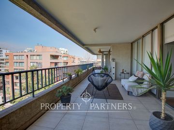 Venta de amplio departamento ubicado en zona residencial de Providencia