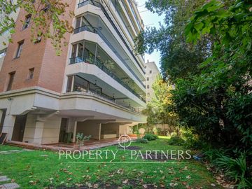 Venta de amplio departamento ubicado en zona residencial de Providencia