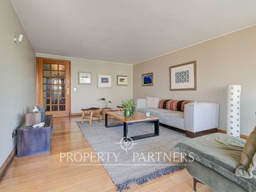 Venta de amplio departamento ubicado en zona residencial de Providencia