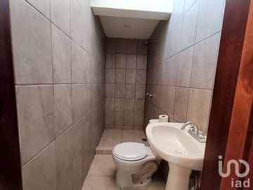 Casa en venta colonia Morelos con local