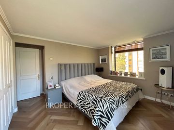 Amplio y luminoso departamento totalmente remodelado en Bosques de la Pirámide