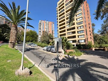 Amplio y luminoso departamento totalmente remodelado en Bosques de la Pirámide
