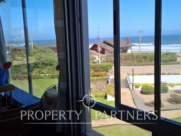 Departamento en primera línea con vista privilegiada al mar