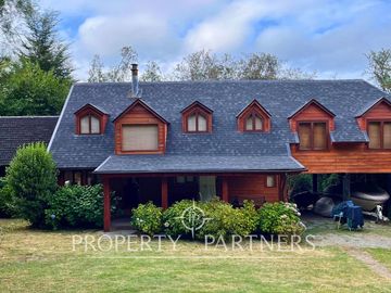 Acogedora casa orilla de lago Panguipulli